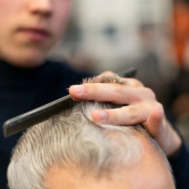 Peluquería y manicura